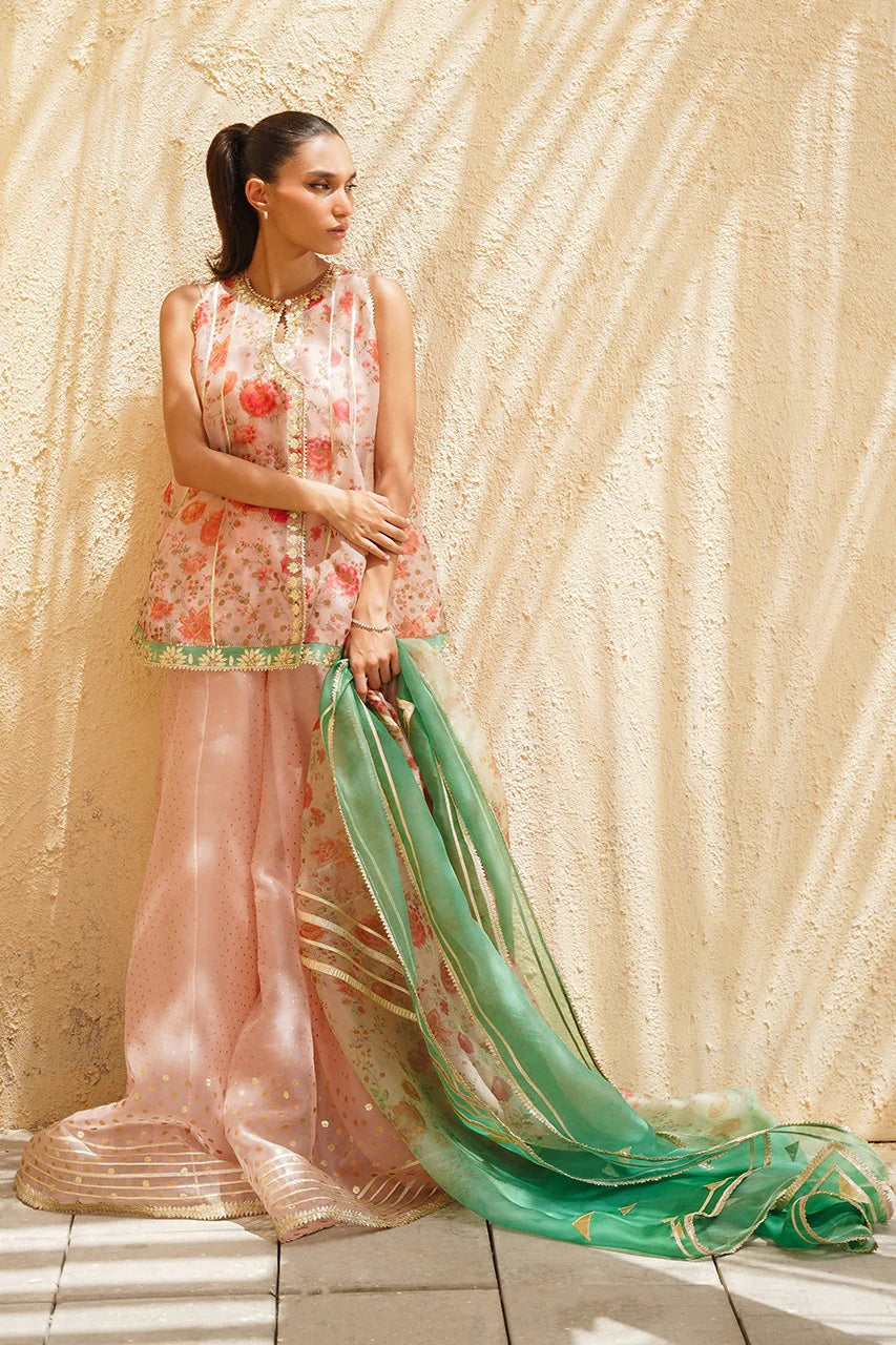 IZNA | Semi Formals | Sania Maskatiya