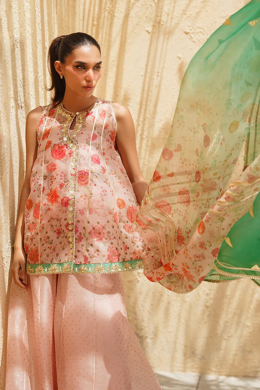 IZNA | Semi Formals | Sania Maskatiya
