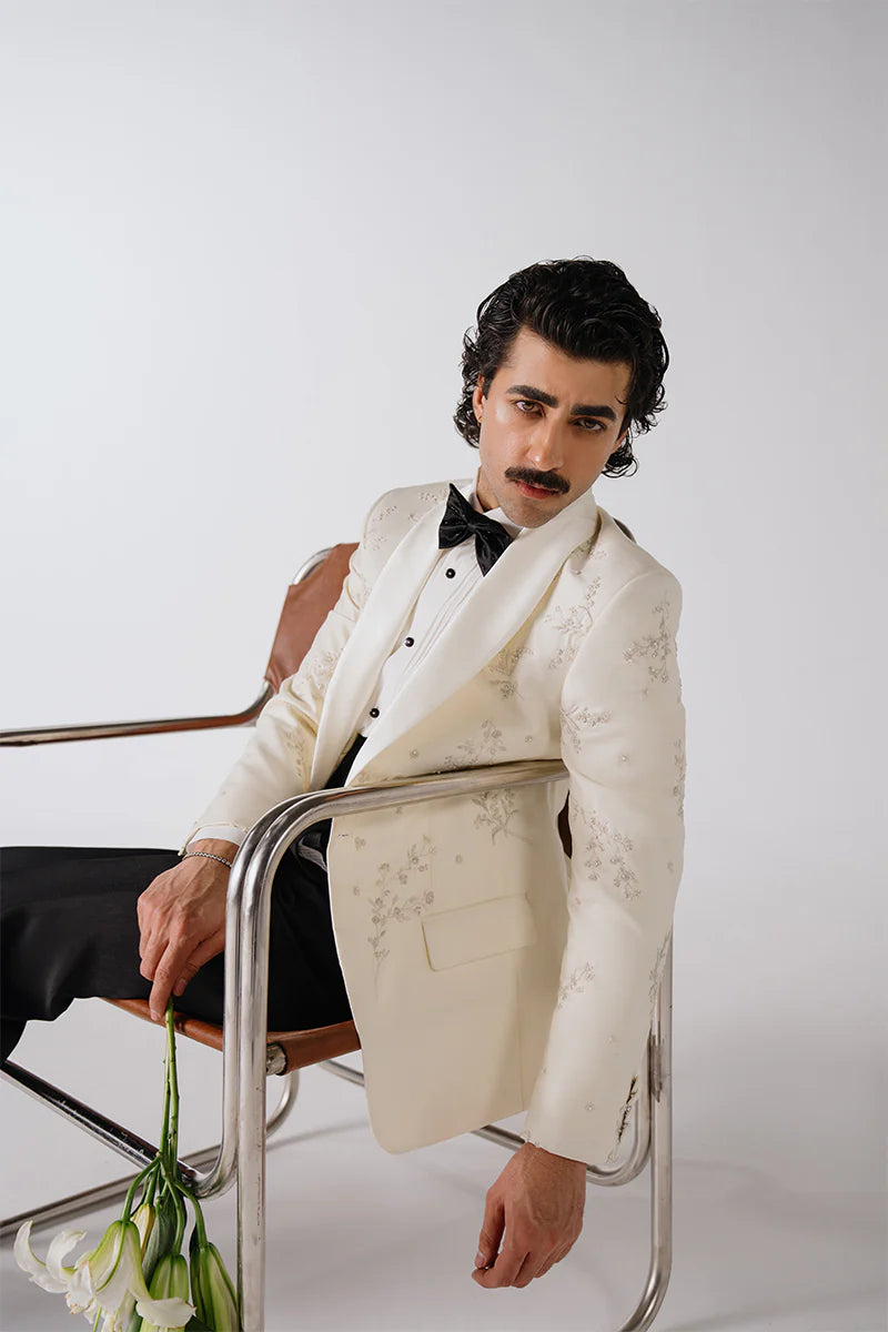 "Perle" Tuxedo Suit | REPUBLIC MENSWEAR