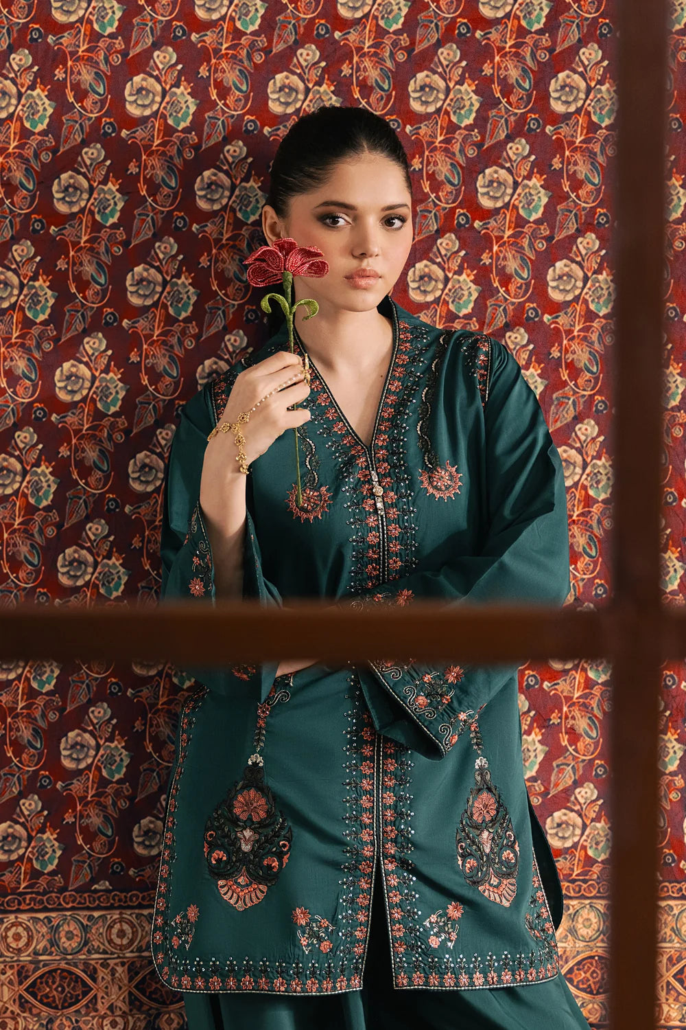 EMERALD | E4747-103-706 | Rozana Winter Drop 1 | Ethnc