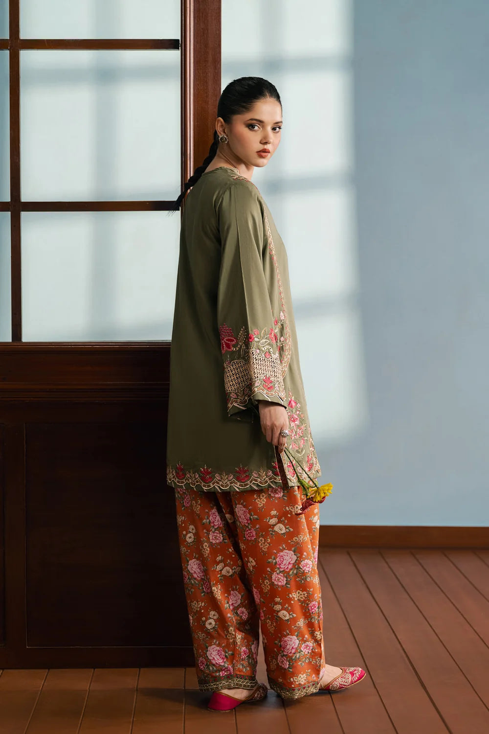 OLIVE | E4748-103-121 | Rozana Winter Drop 1 | Ethnc
