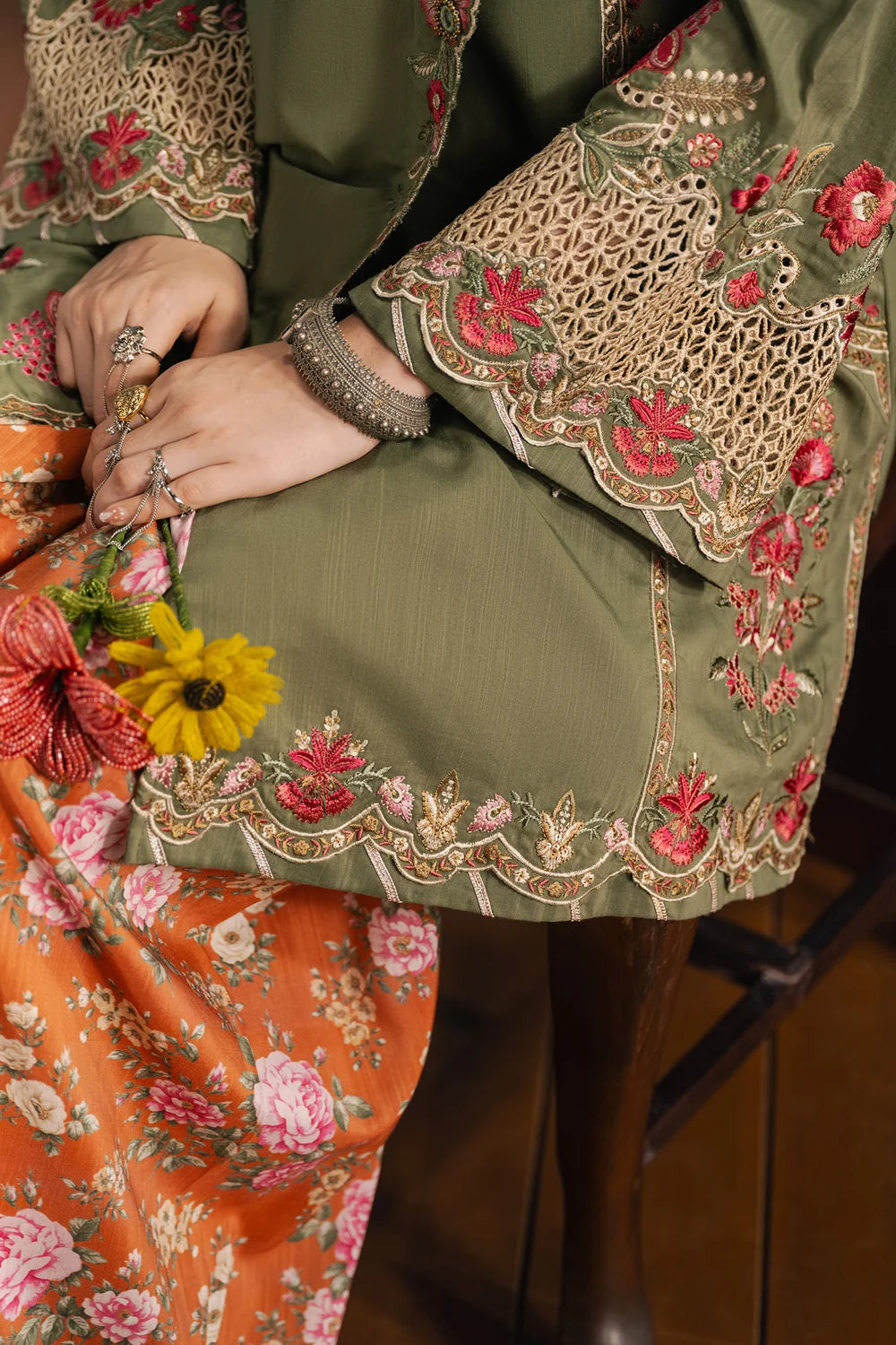 OLIVE | E4748-103-121 | Rozana Winter Drop 1 | Ethnc
