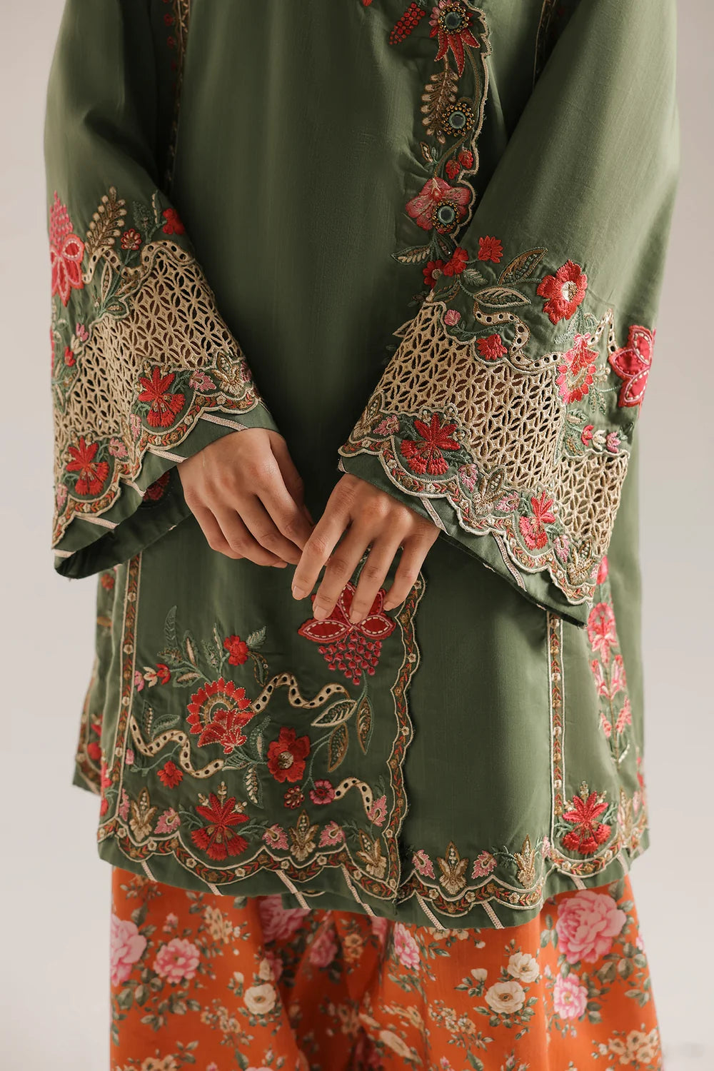 OLIVE | E4748-103-121 | Rozana Winter Drop 1 | Ethnc