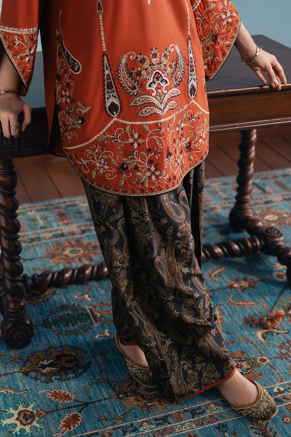 RUST | E4766-103-205 | Rozana Winter Drop 1 | Ethnc