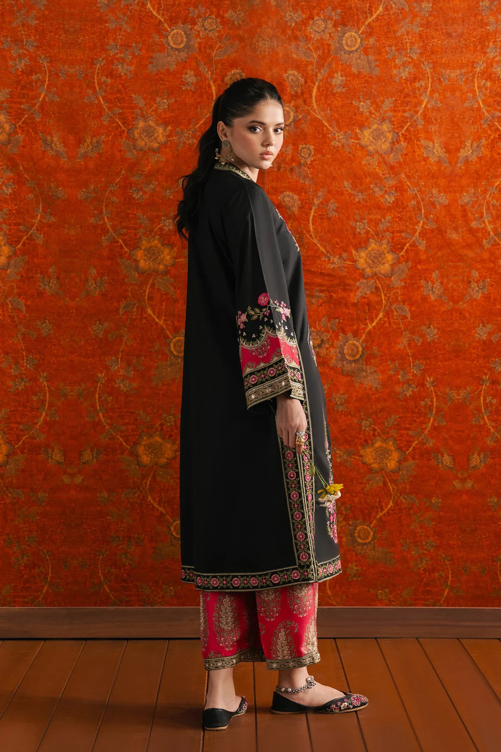 BLACK | E4701/103/901 | Rozana Winter Drop 1 | Ethnc
