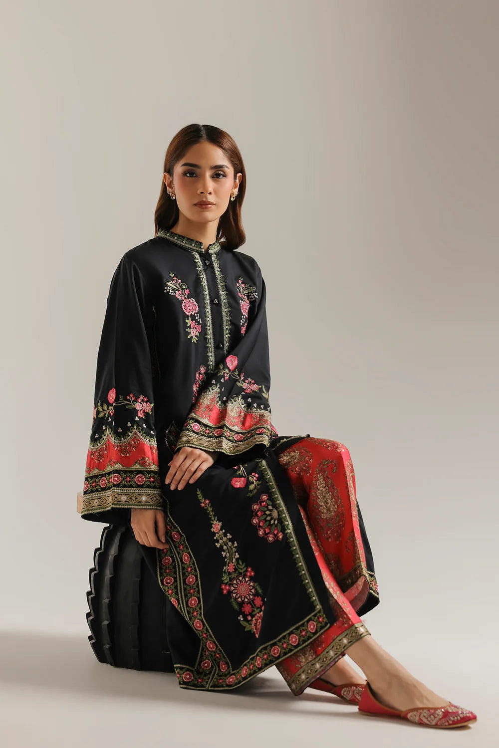BLACK | E4701/103/901 | Rozana Winter Drop 1 | Ethnc