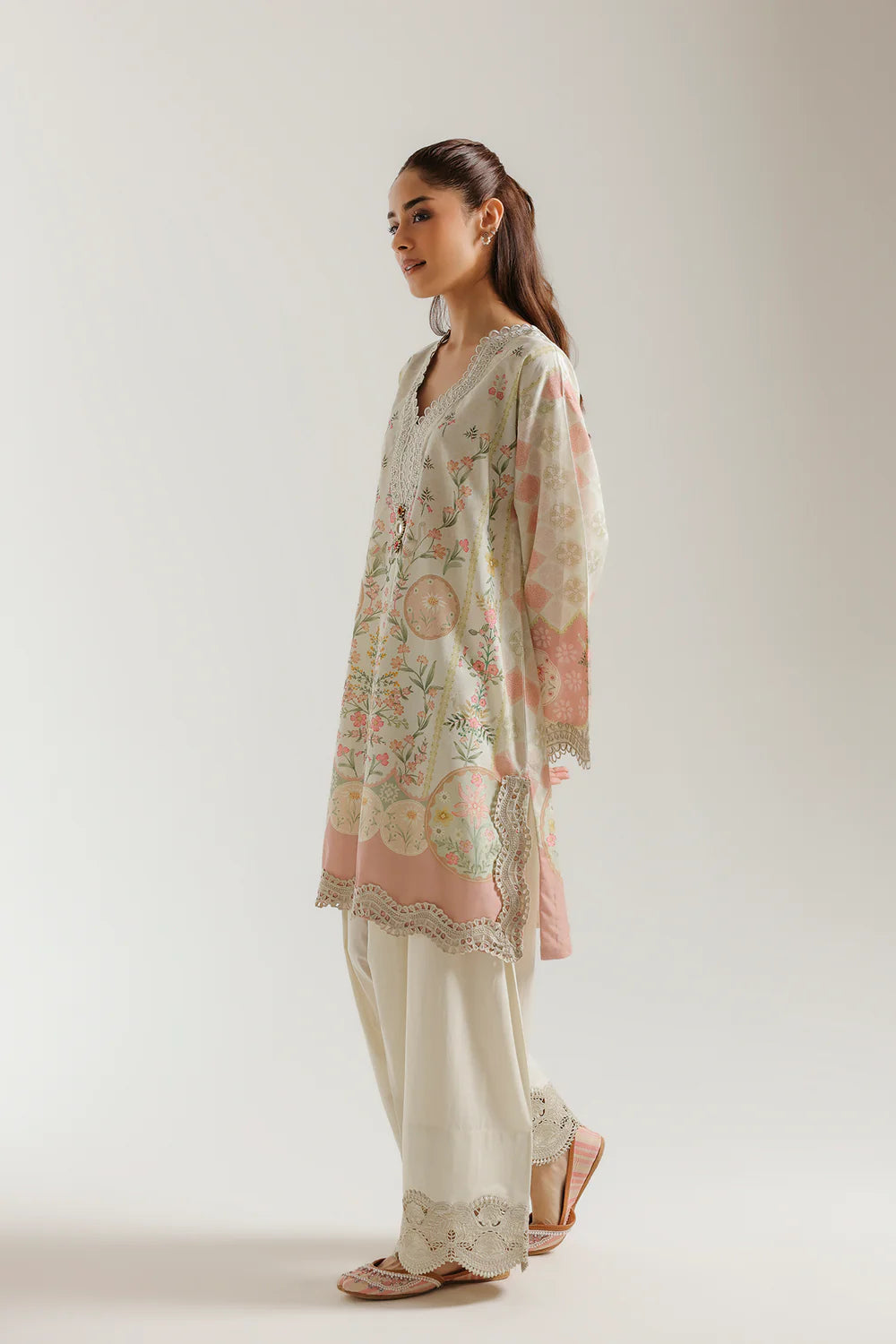 POWDER CORAL | E4416/103/327 | Women Rozana 16 July ‘26 | Ethnc