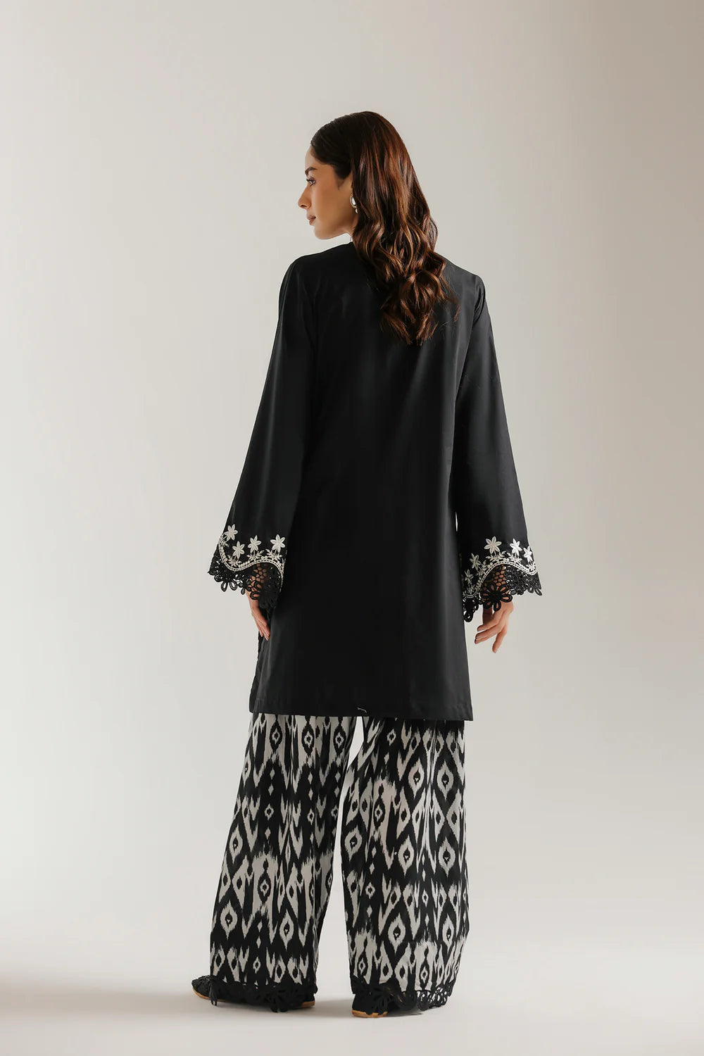 BLACK | E4645/103/901 | Women Rozana 16 July ‘26 | Ethnc