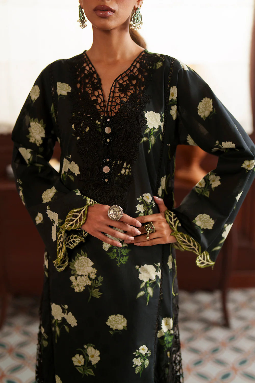BLACK | E4526/103/901 | Women Rozana 16 July ‘26 | Ethnc