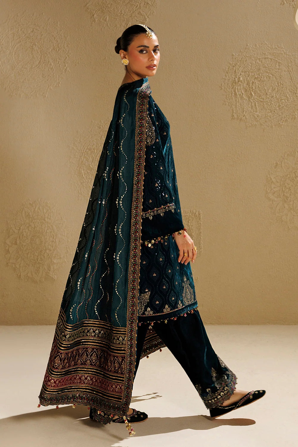 EMBROIDERED VELVET FORMAL CVF26-D02 | Chandni Velvet Formals ‘26 | Jazmin