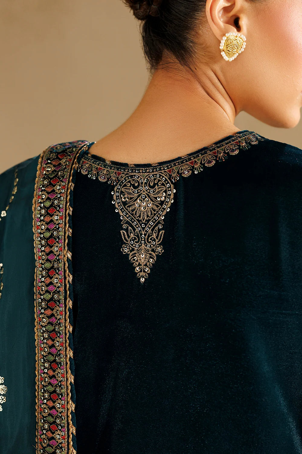 EMBROIDERED VELVET FORMAL CVF26-D02 | Chandni Velvet Formals ‘26 | Jazmin