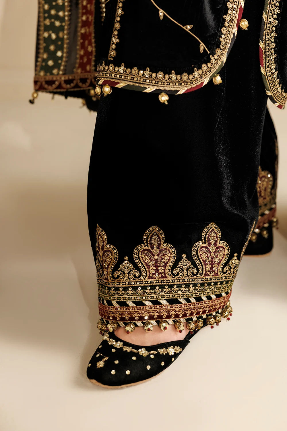EMBROIDERED VELVET FORMAL CVF26-D05 | Chandni Velvet Formals ‘26 | Jazmin