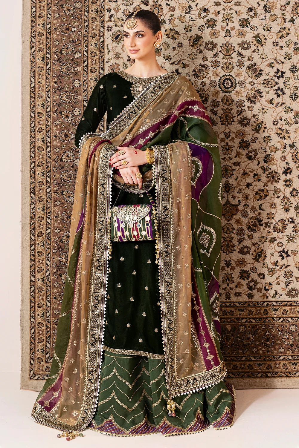EMBROIDERED VELVET FORMAL CVF25-D09 | Velvet | Jazmin