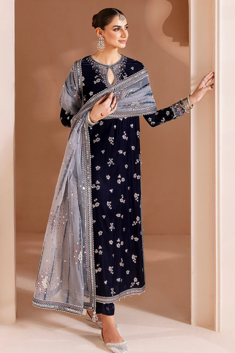 EMBROIDERED VELVET FORMAL CVF25-D03 | Velvet | Jazmin