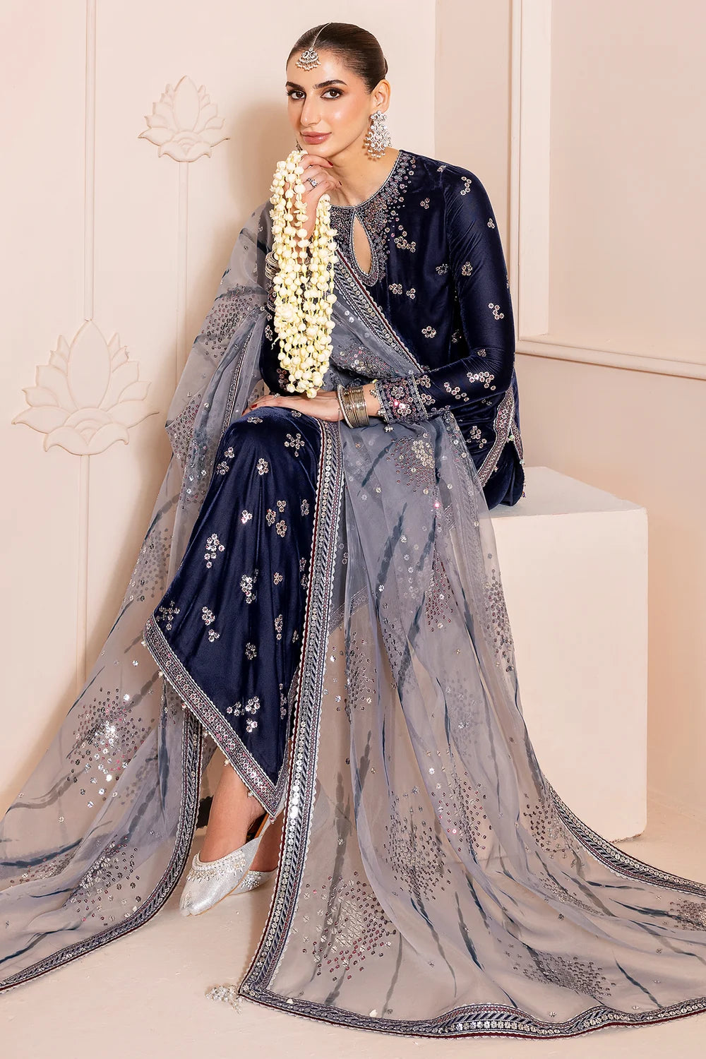 EMBROIDERED VELVET FORMAL CVF25-D03 | Velvet | Jazmin