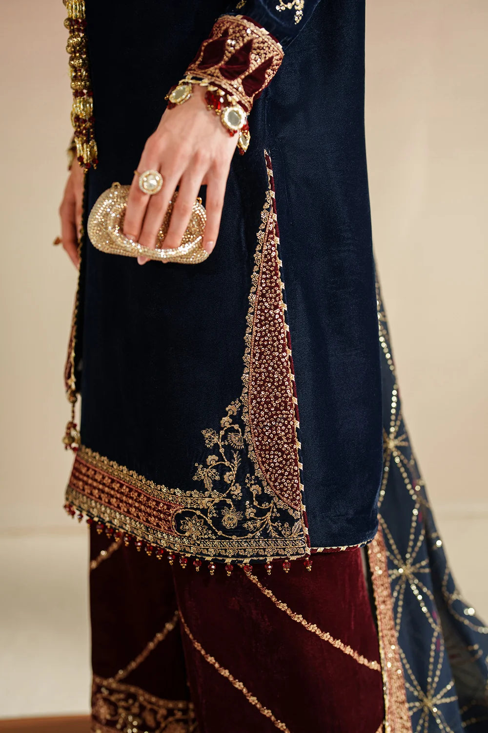 EMBROIDERED VELVET FORMAL VVF25-D07 | Velvet | Jazmin