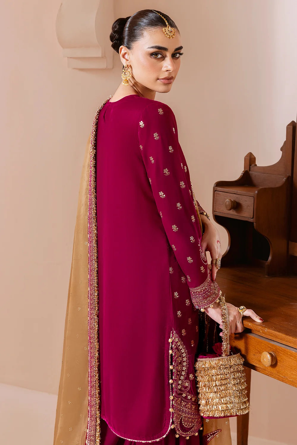 EMBROIDERED VELVET FORMAL CVF25-D11 | Velvet | Jazmin