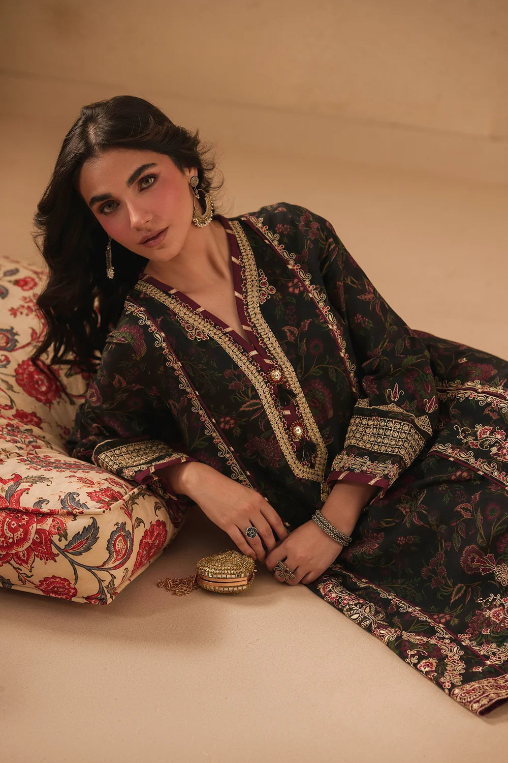 BLACK | E4838-103-901 | Rozana Winter Drop 2 | Ethnc