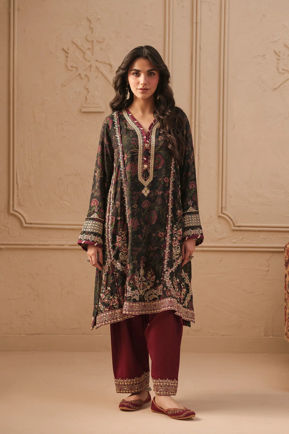 BLACK | E4838-103-901 | Rozana Winter Drop 2 | Ethnc