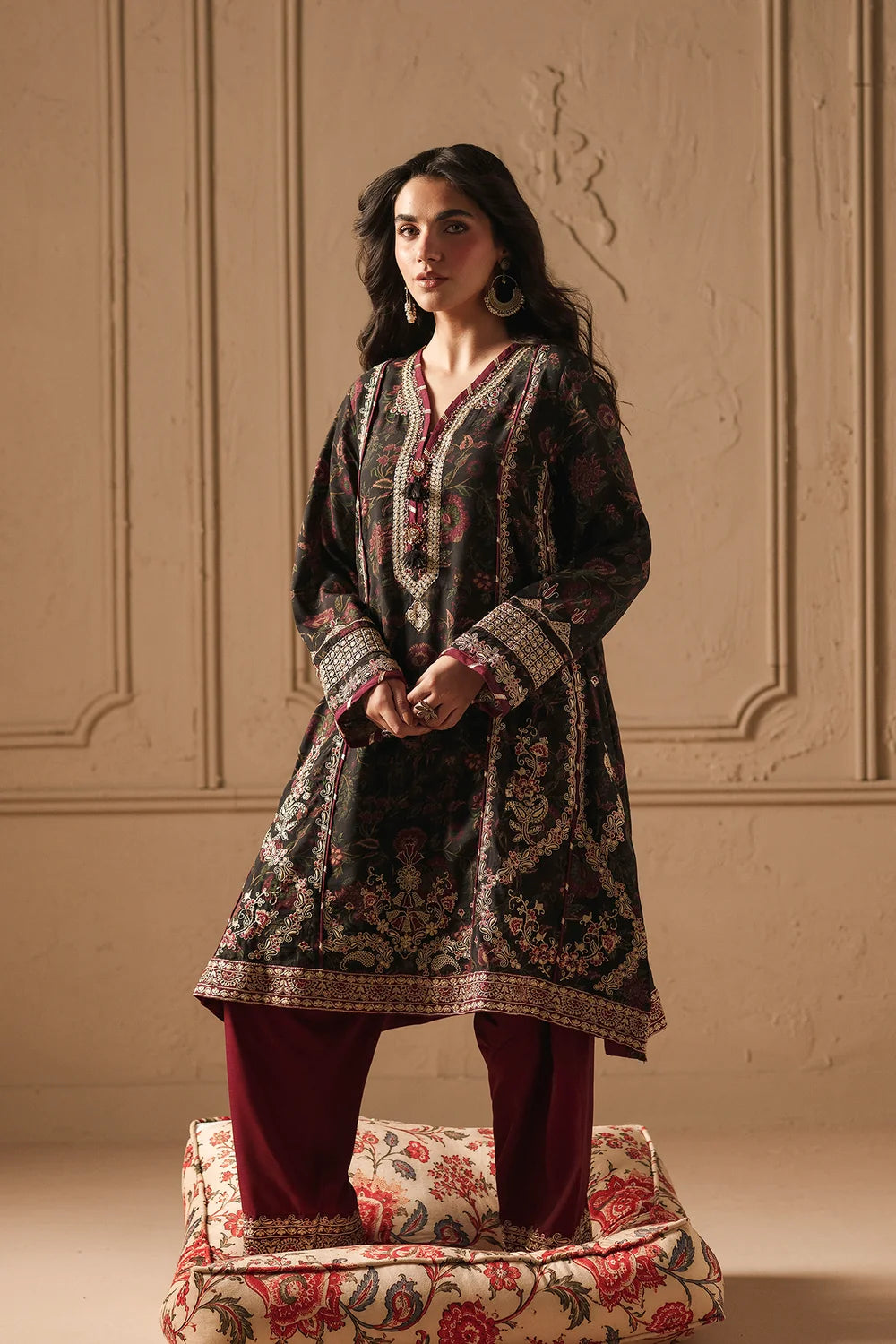 BLACK | E4838-103-901 | Rozana Winter Drop 2 | Ethnc