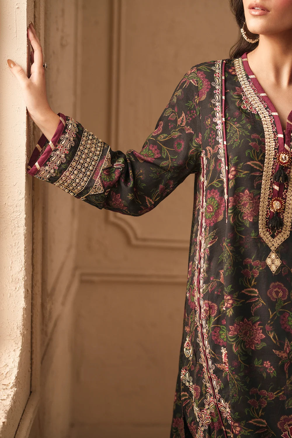 BLACK | E4838-103-901 | Rozana Winter Drop 2 | Ethnc