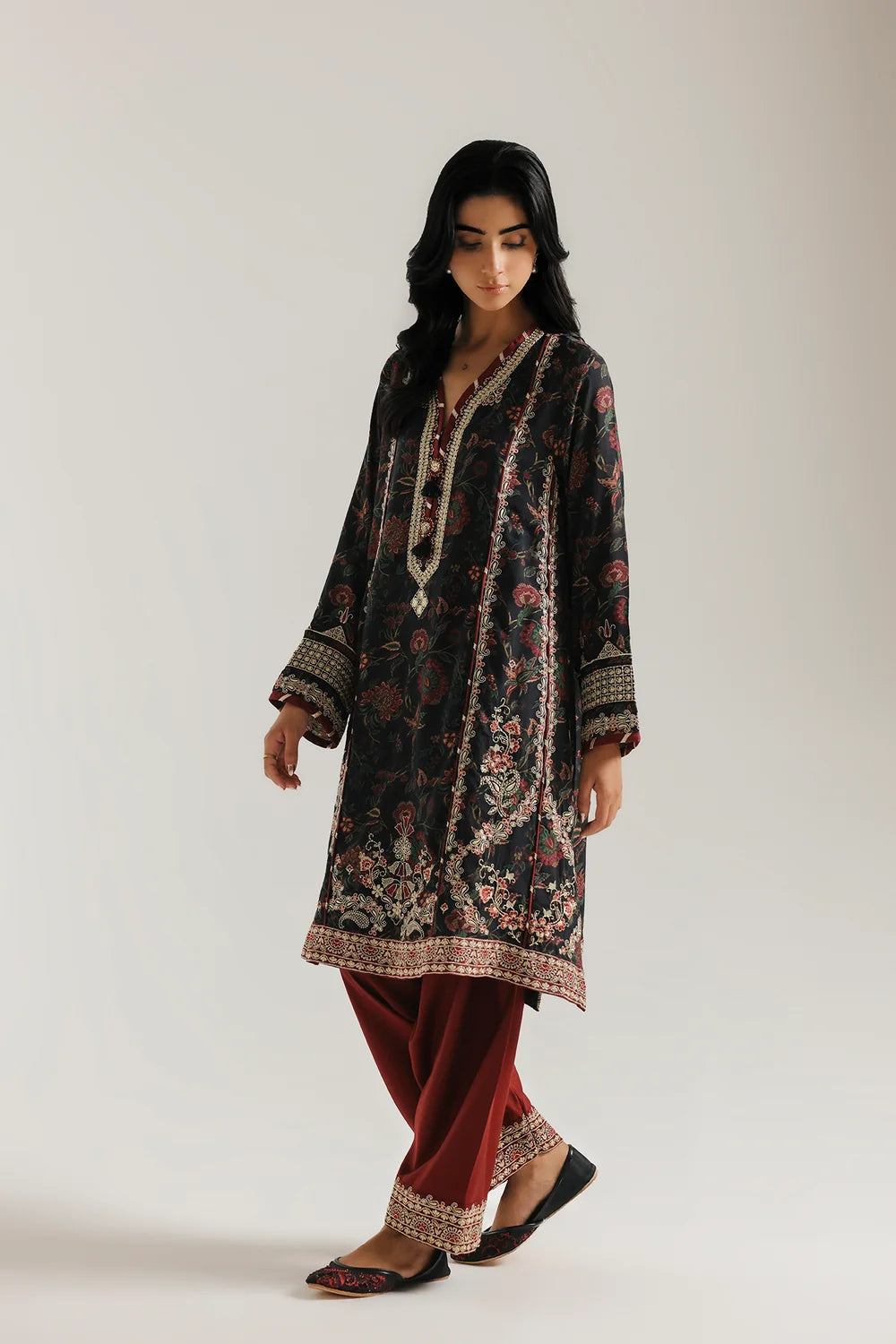 BLACK | E4838-103-901 | Rozana Winter Drop 2 | Ethnc