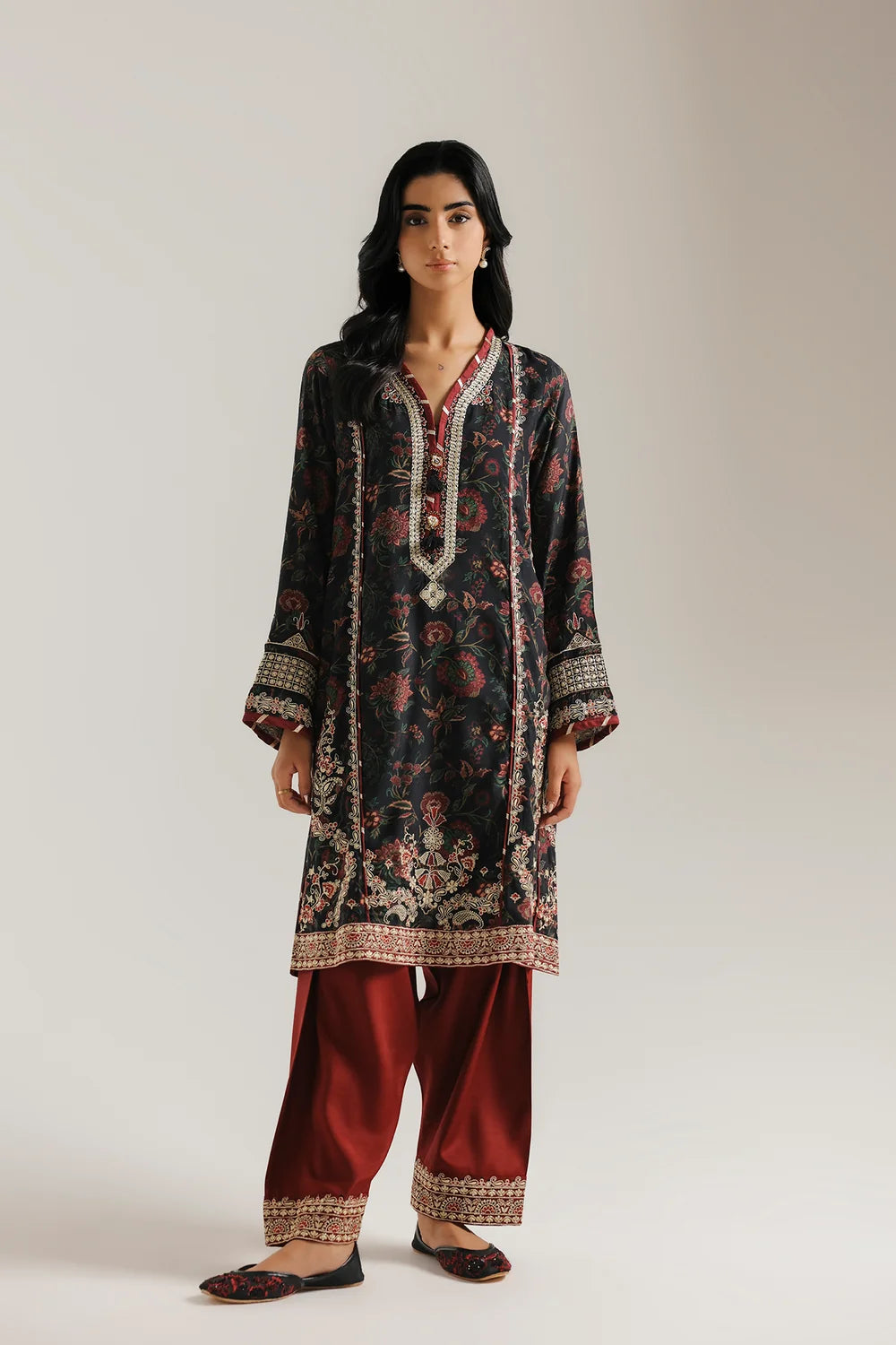 BLACK | E4838-103-901 | Rozana Winter Drop 2 | Ethnc