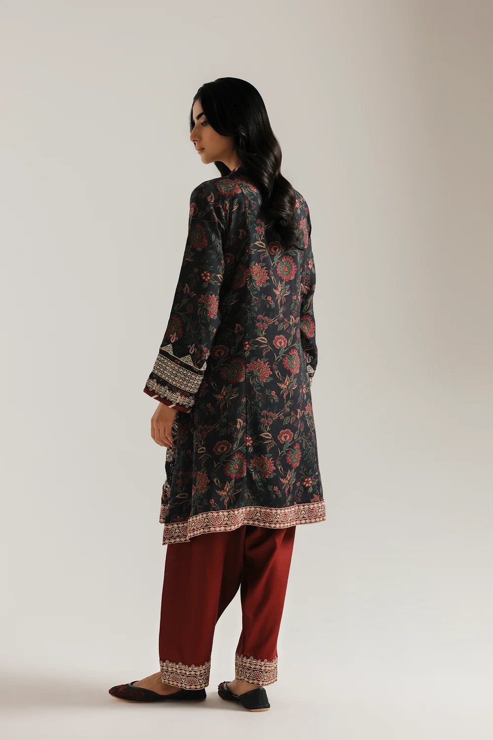 BLACK | E4838-103-901 | Rozana Winter Drop 2 | Ethnc