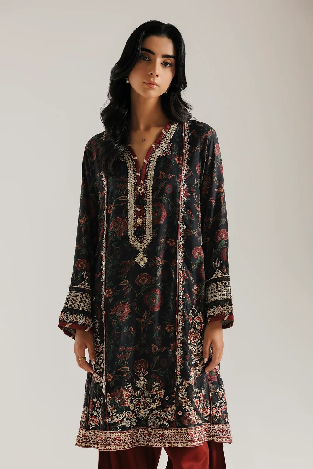 BLACK | E4838-103-901 | Rozana Winter Drop 2 | Ethnc