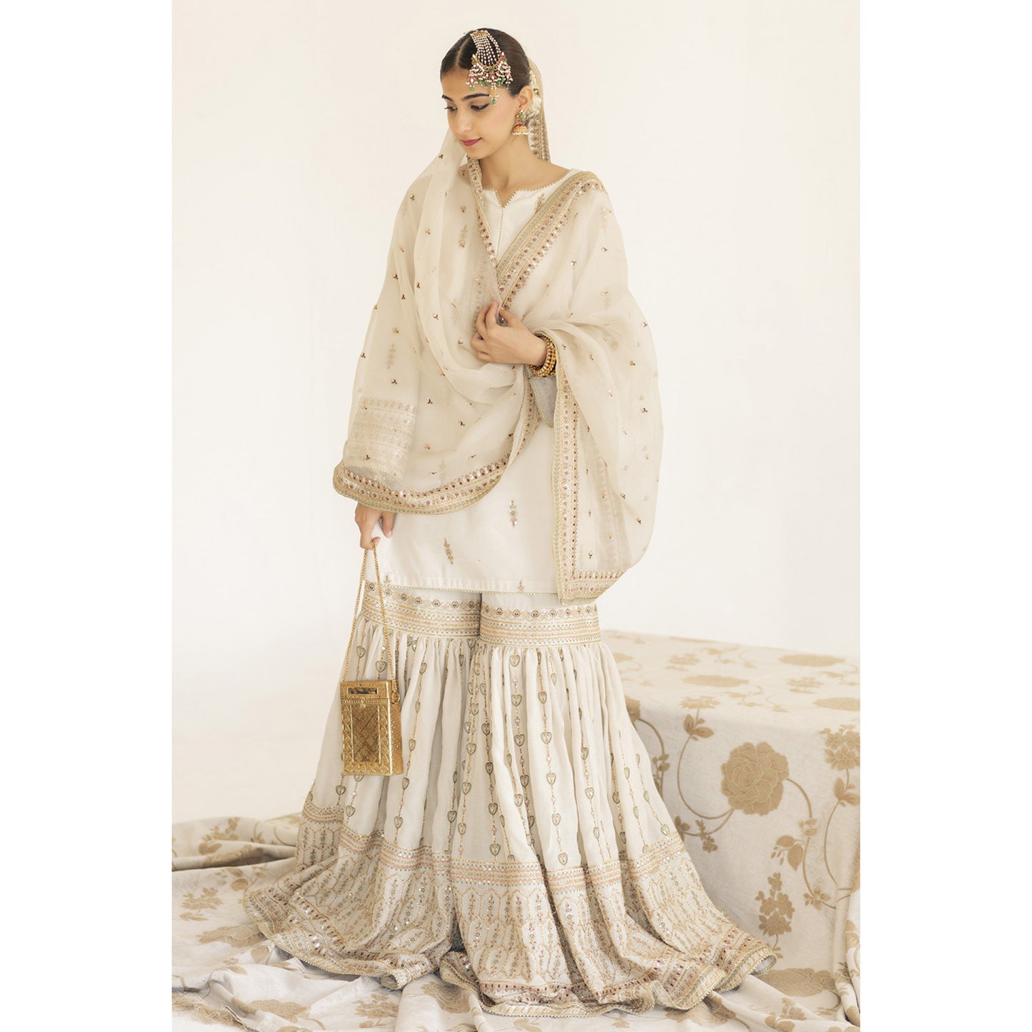 IVORY OUTFIT | NARGIS | DYOT