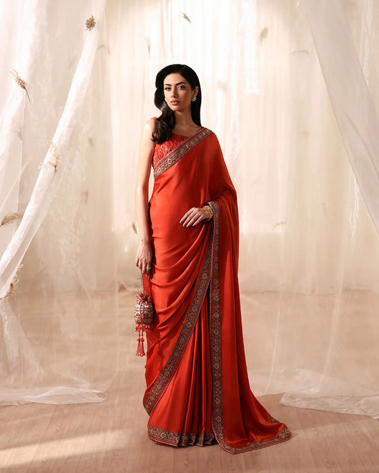 Manon | Reina | Faiza Saqlain