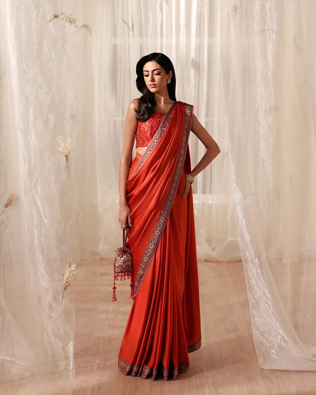 Manon | Reina | Faiza Saqlain