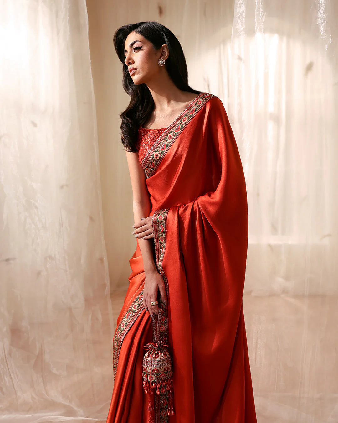 Manon | Reina | Faiza Saqlain