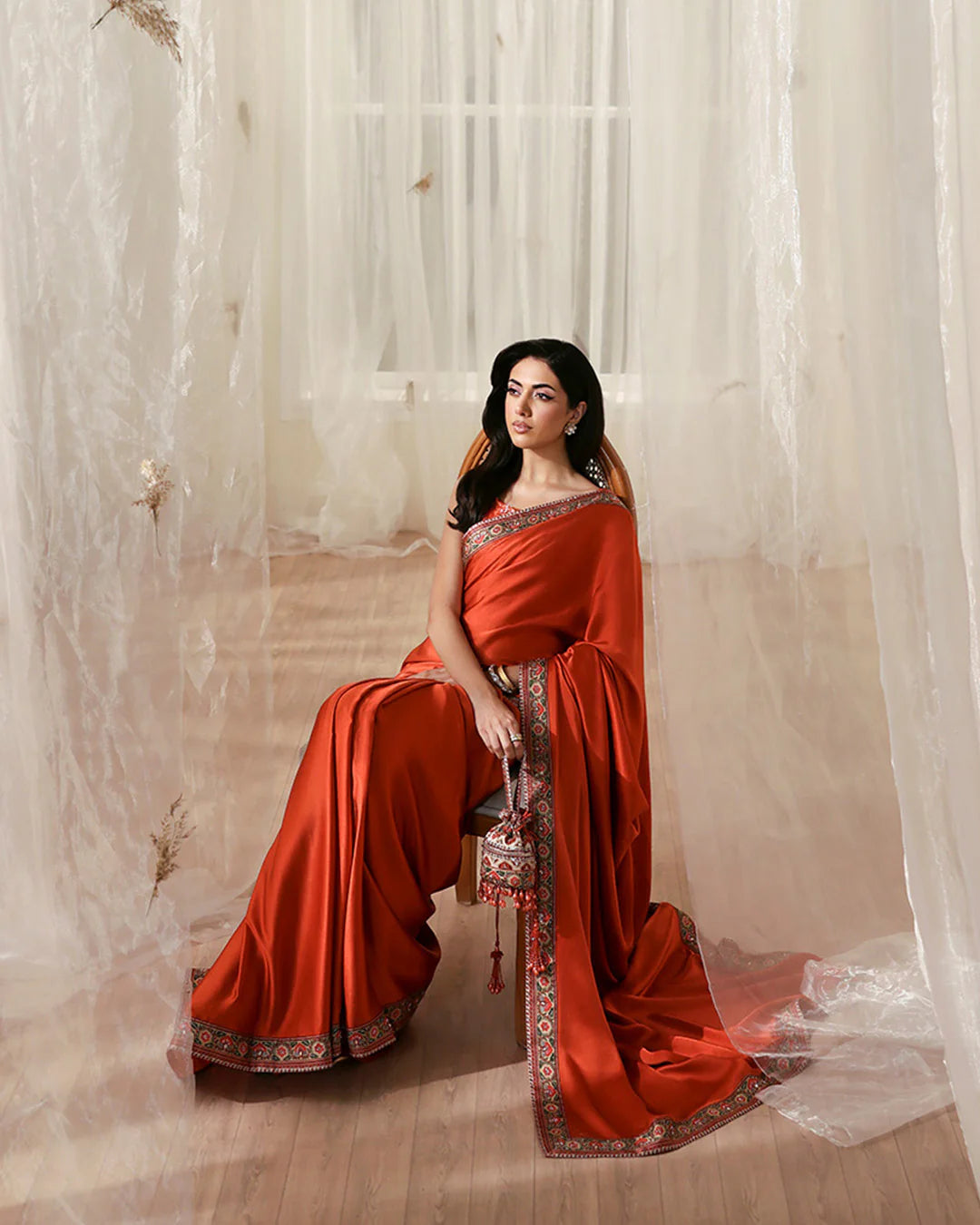 Manon | Reina | Faiza Saqlain