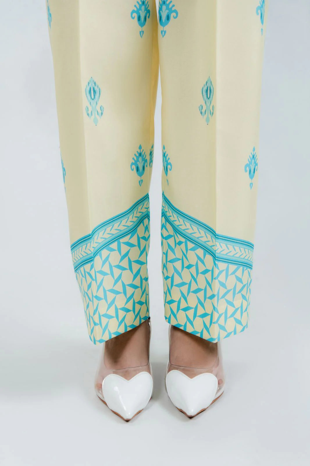 Rita (B) | BARAÉ KHANOM