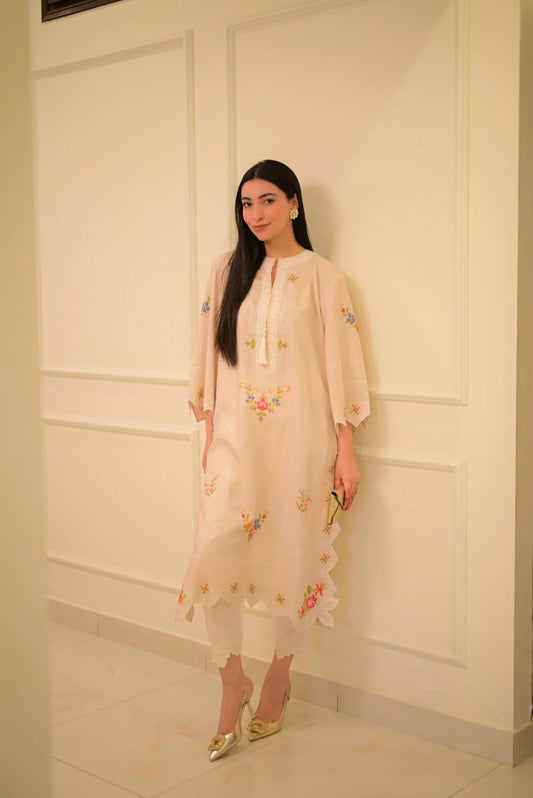 Hania (D) | BARAÉ KHANOM