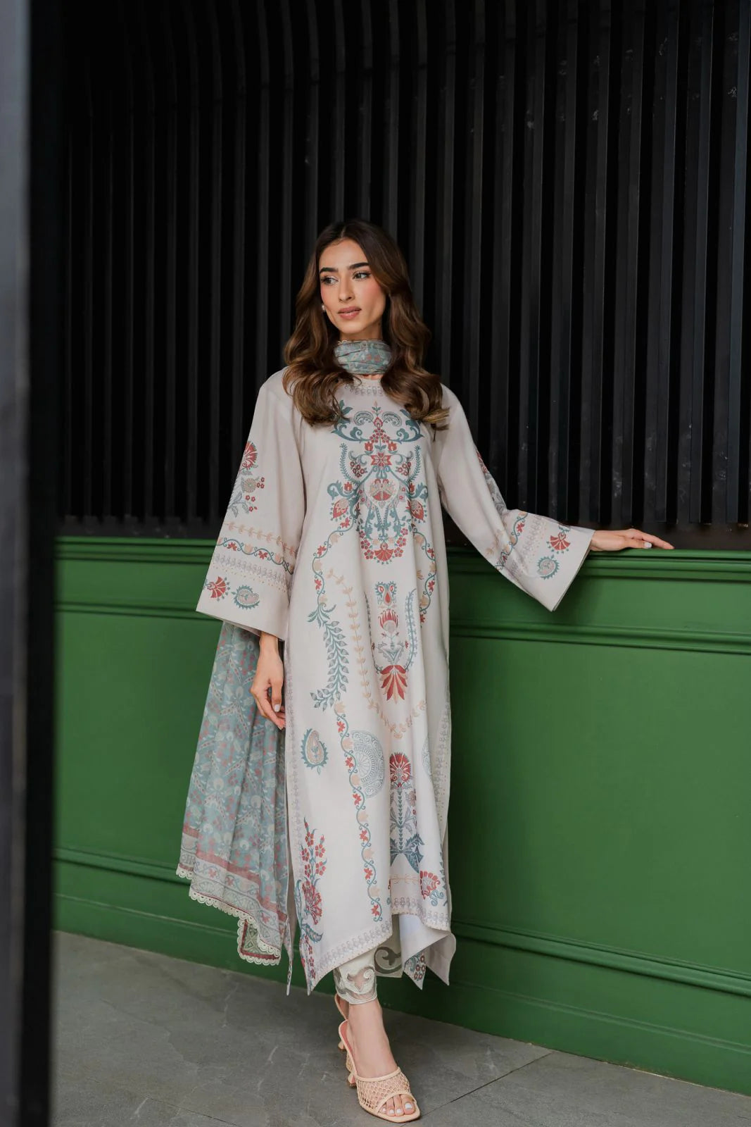 IZNIK (A) | SPRING/ SUMMER '26 DROP I | BARAÉ KHANOM