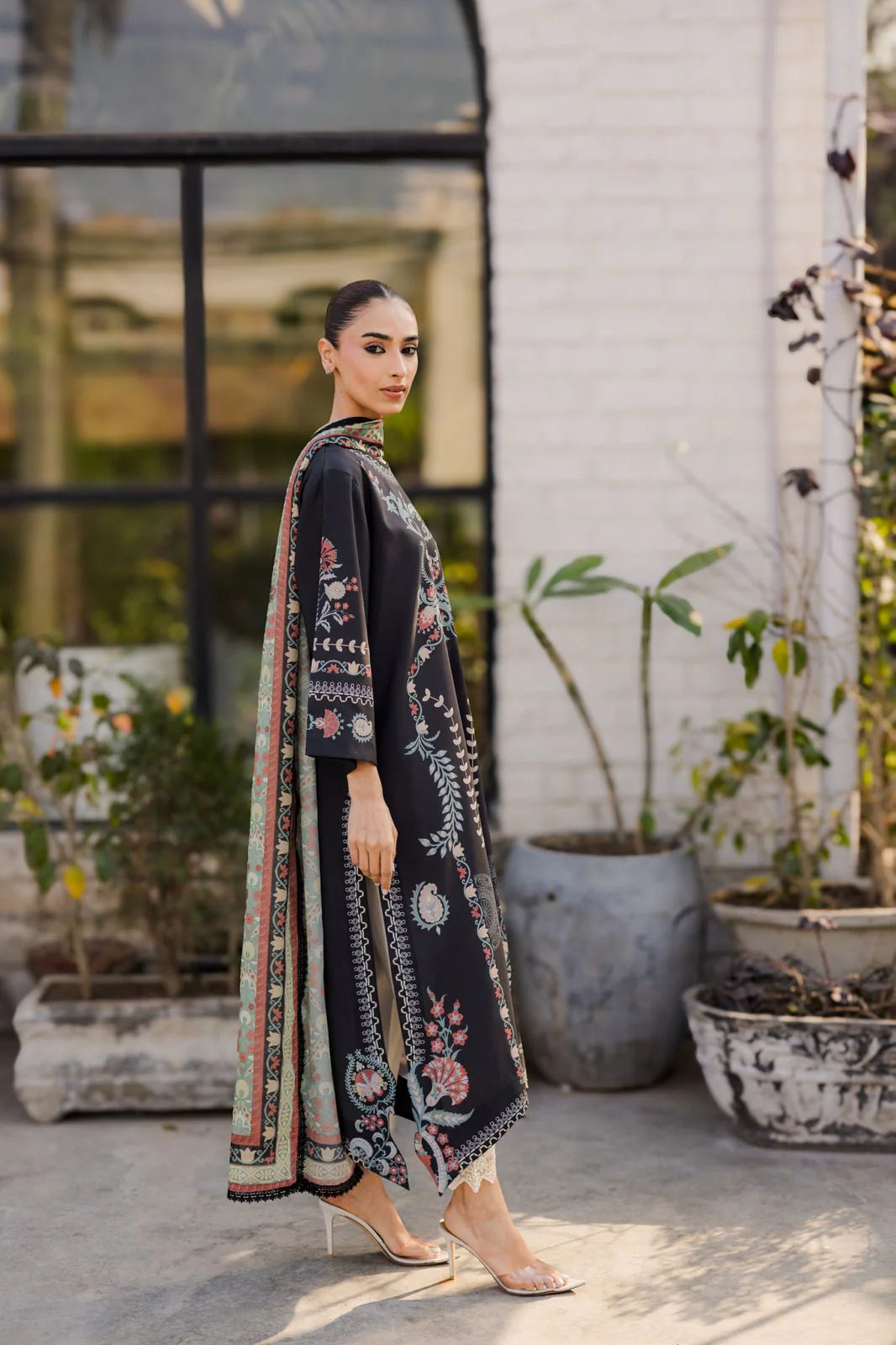 IZNIK (B) | SPRING/ SUMMER '26 DROP I | BARAÉ KHANOM