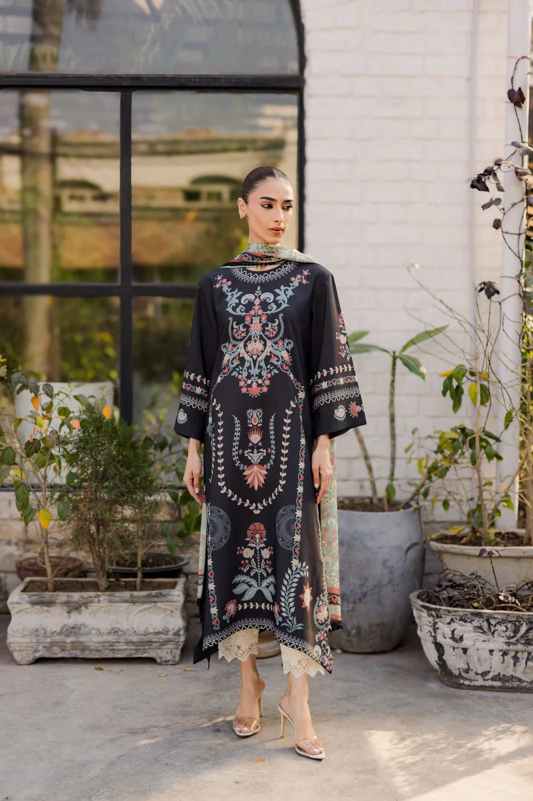 IZNIK (B) | SPRING/ SUMMER '26 DROP I | BARAÉ KHANOM
