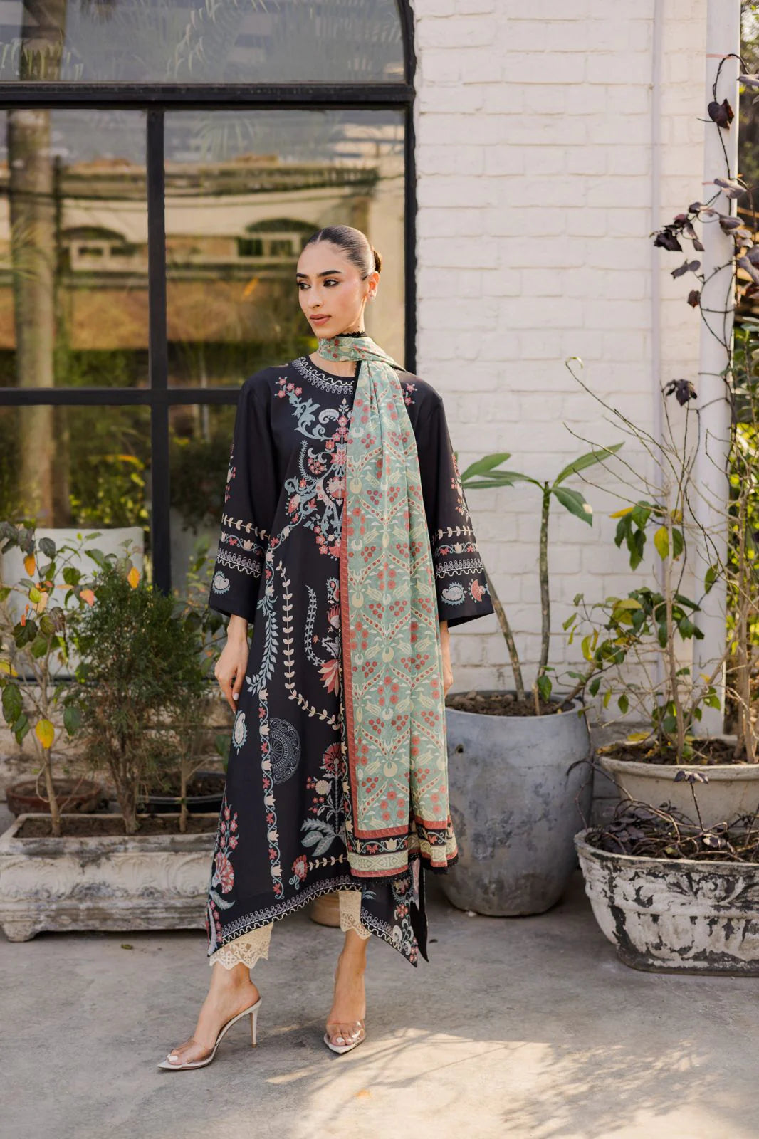 IZNIK (B) | SPRING/ SUMMER '26 DROP I | BARAÉ KHANOM