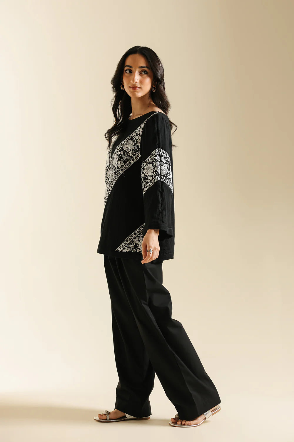 JET BLACK | S2E0548/119/902 | Boho Look Book | Ethnc