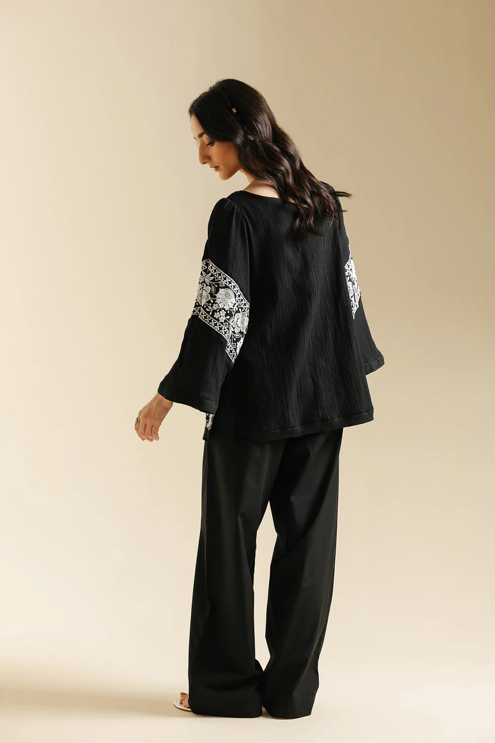 JET BLACK | S2E0548/119/902 | Boho Look Book | Ethnc