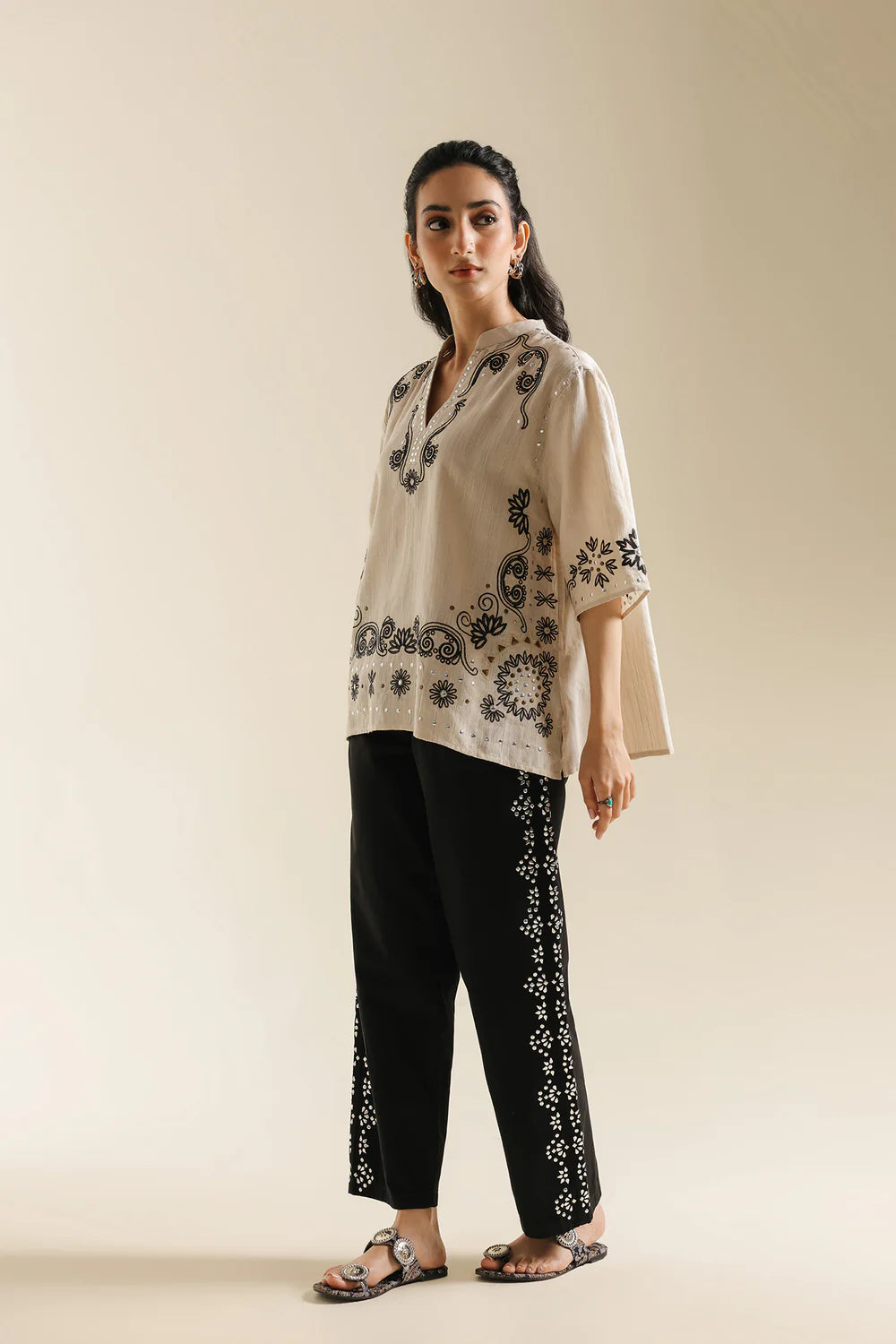 ANTIQUE WHITE | S4E0590/119/006 | Boho Look Book | Ethnc