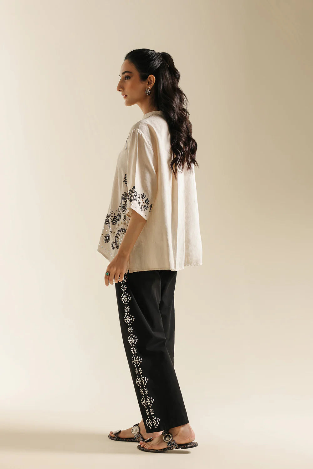 ANTIQUE WHITE | S4E0590/119/006 | Boho Look Book | Ethnc