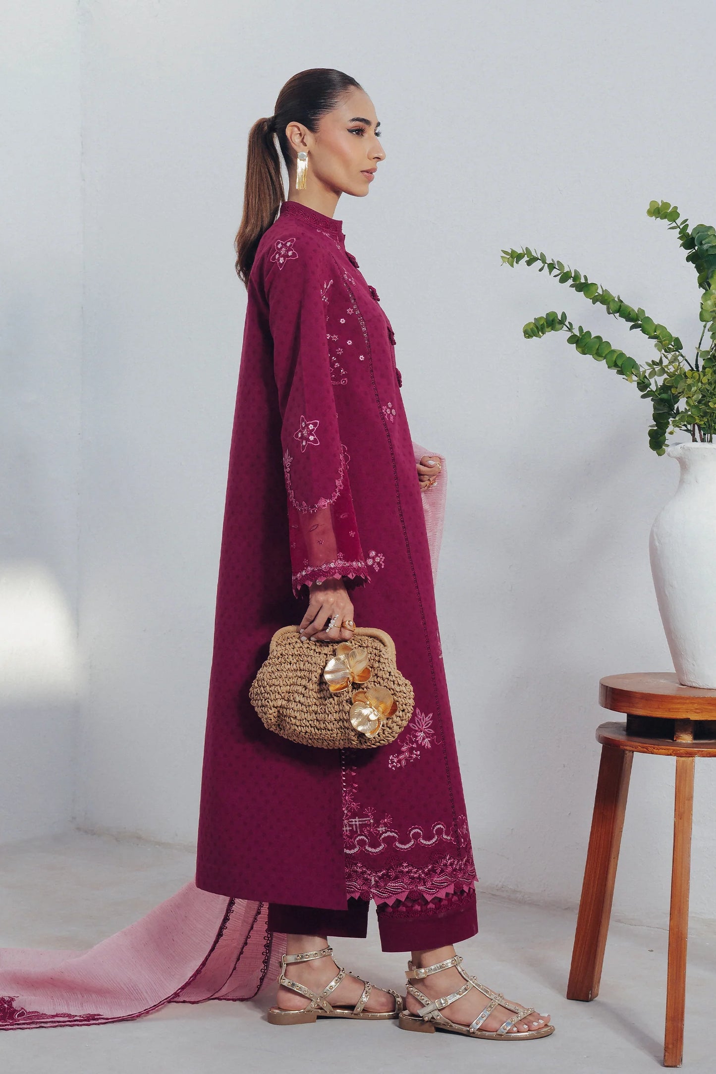 QBP-04 LIVIA | Basic Pret ‘26 | Qalamkar