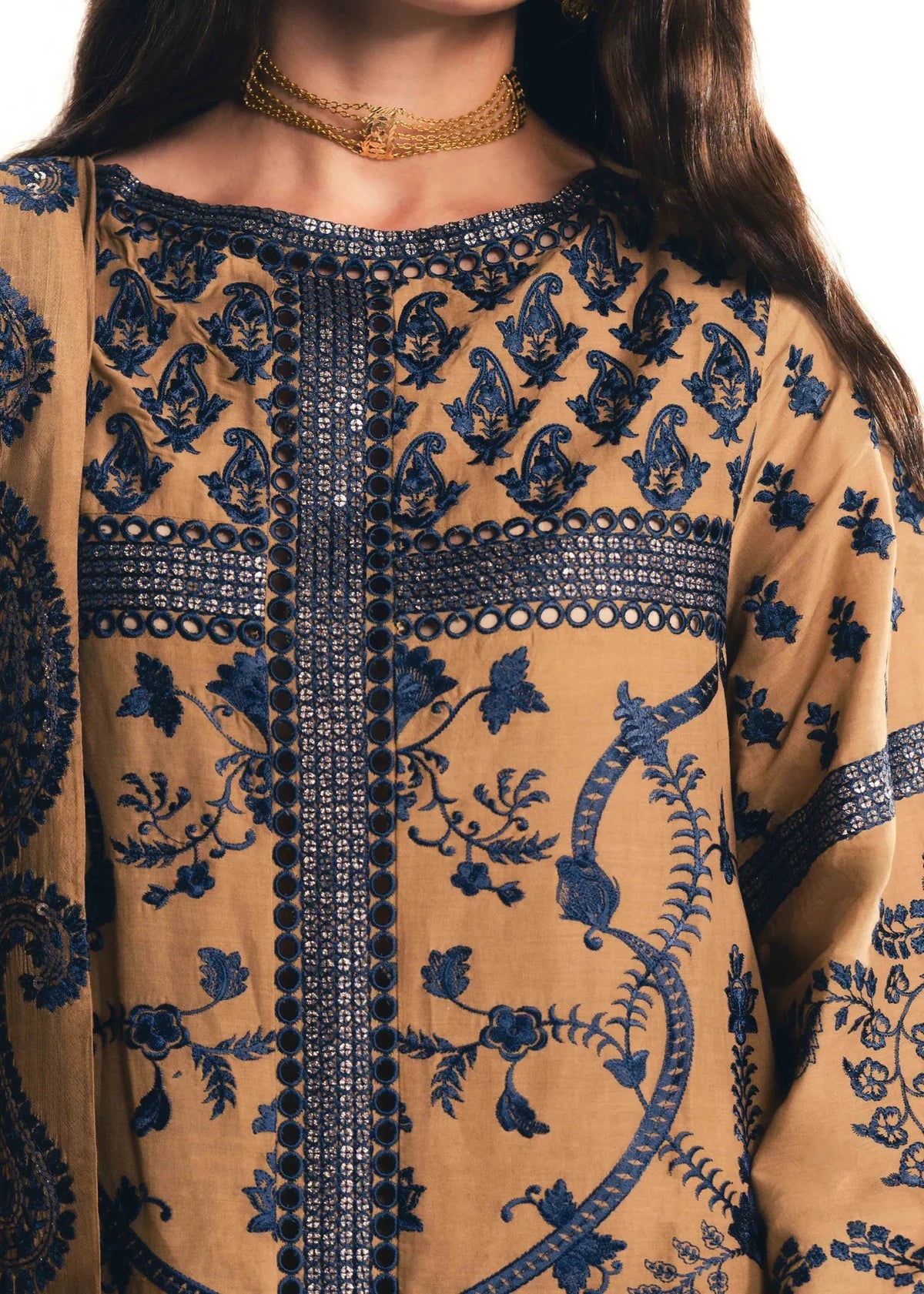 THURAYA | LAJ BY LAJWANTI