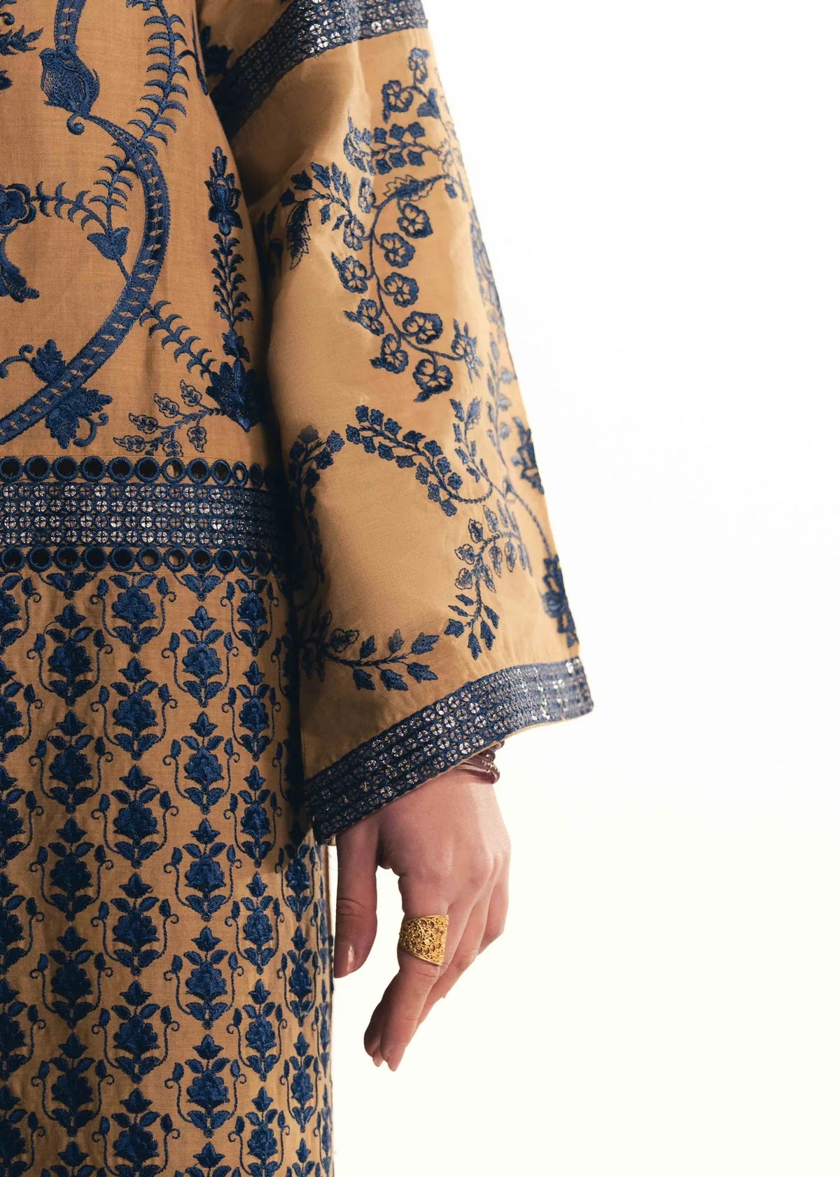 THURAYA | LAJ BY LAJWANTI