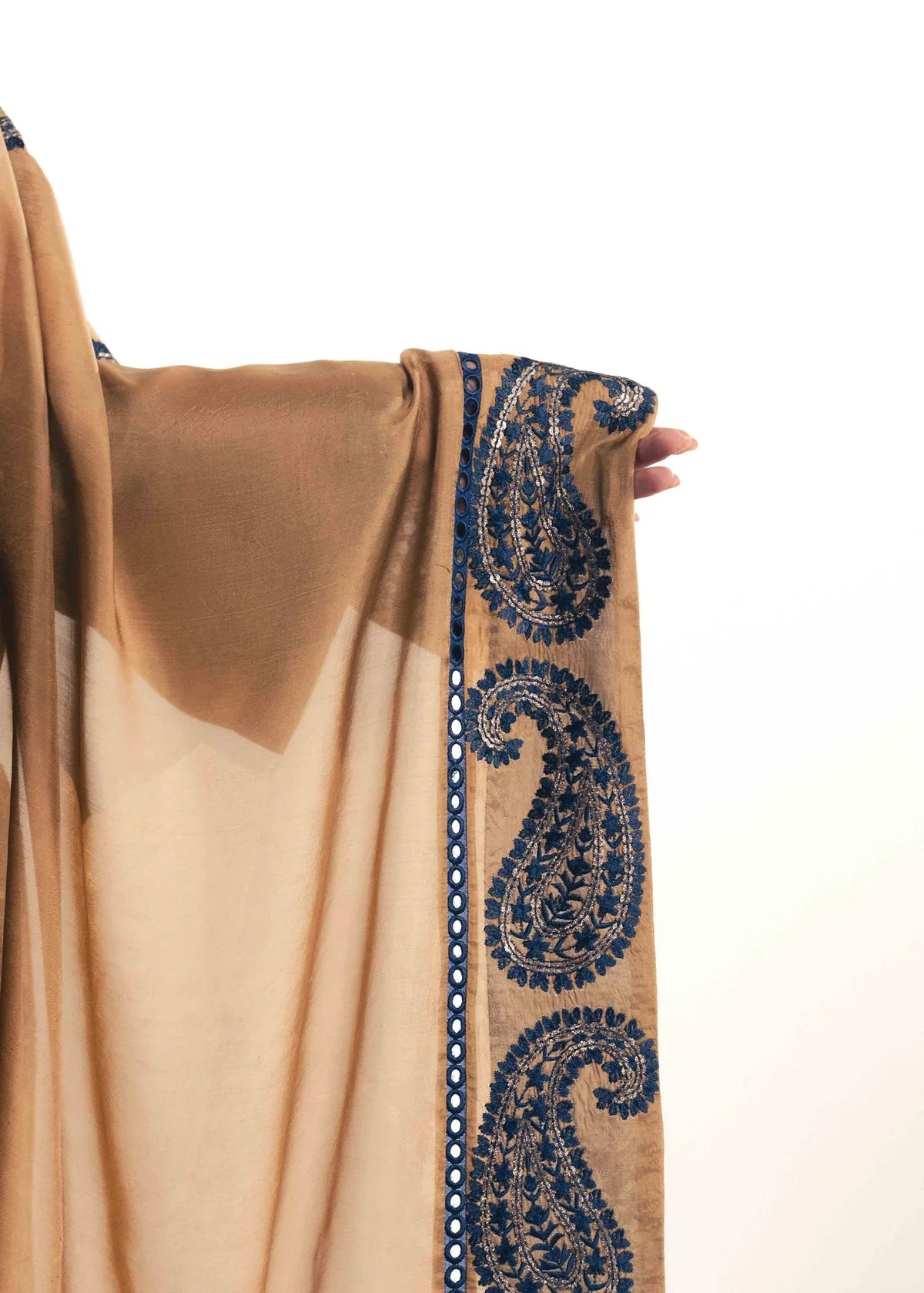 THURAYA | LAJ BY LAJWANTI