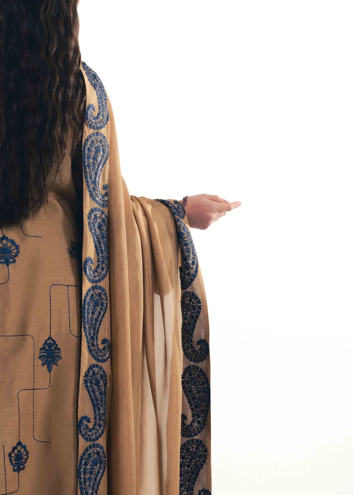 THURAYA | LAJ BY LAJWANTI