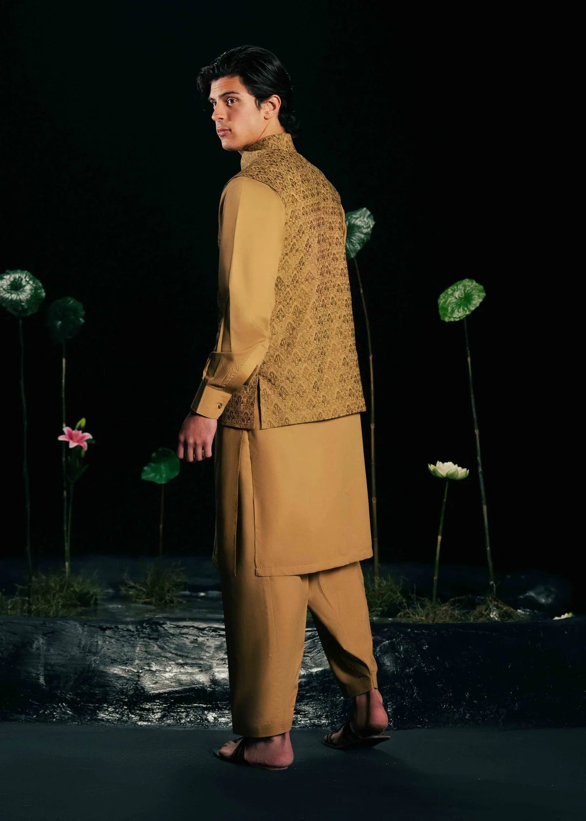 Zarvahn | LAJ BY LAJWANTI MENSWEAR